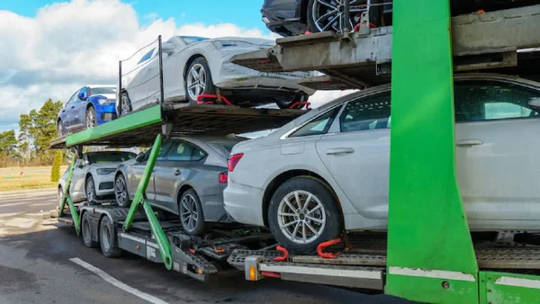 Los casos en que una grúa puede llevarse su carro por estar mal parqueado Los casos en que una grúa puede llevarse su carro por estar mal parqueado