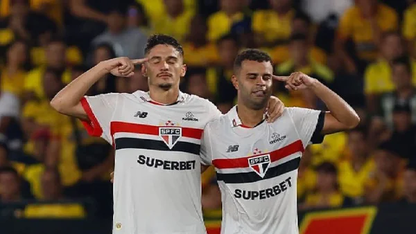 Fin de los rumores: James Rodríguez confirmó al equipo que se unió