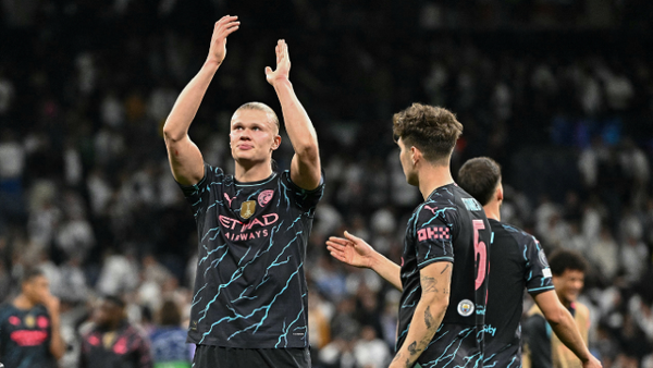 Manchester City venció con suspenso al Tottenham y acaricia la Premier: vea los goles