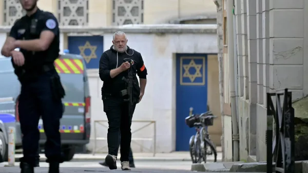Policía francesa dio de baja a un hombre que quería incendiar una sinagoga