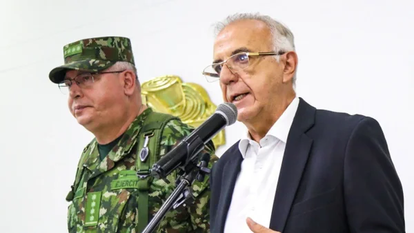 Mindefensa y cúpula se trasladan a Cauca tras atentado contra estación de Policía en Morales