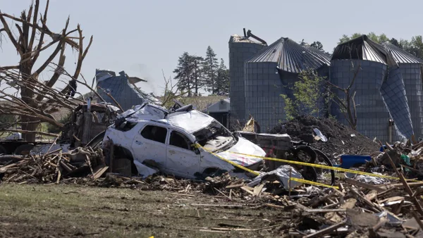 Tornado deja cinco muertos en su paso por Iowa, EE.UU.