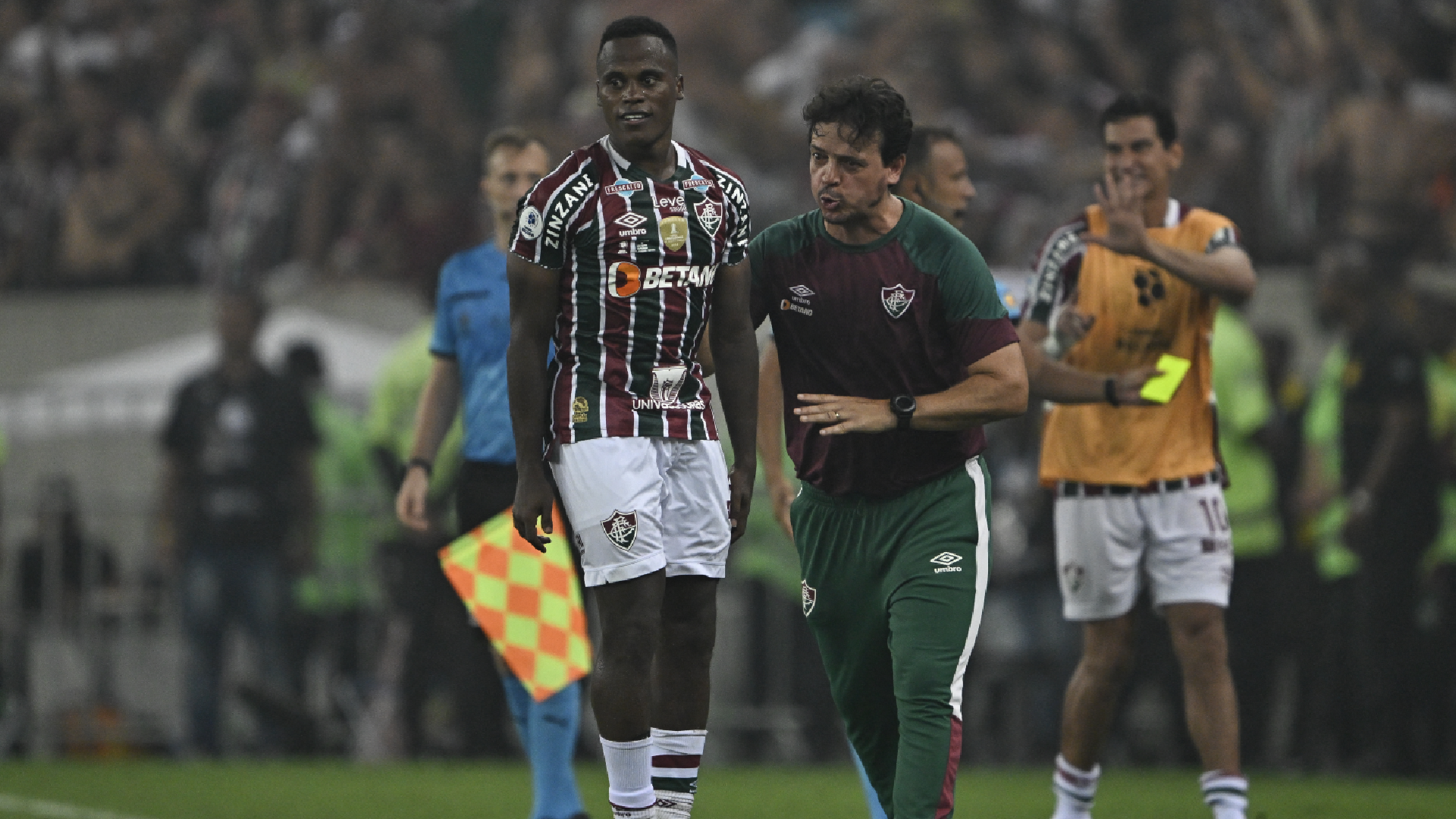 "Jhon Arias es uno de los mejores jugadores del continente": Fernando Diniz