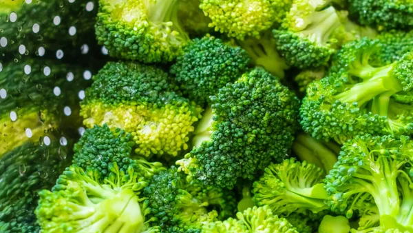 Las sorprendentes propiedades del brócoli: nutrientes de este superalimento y beneficios