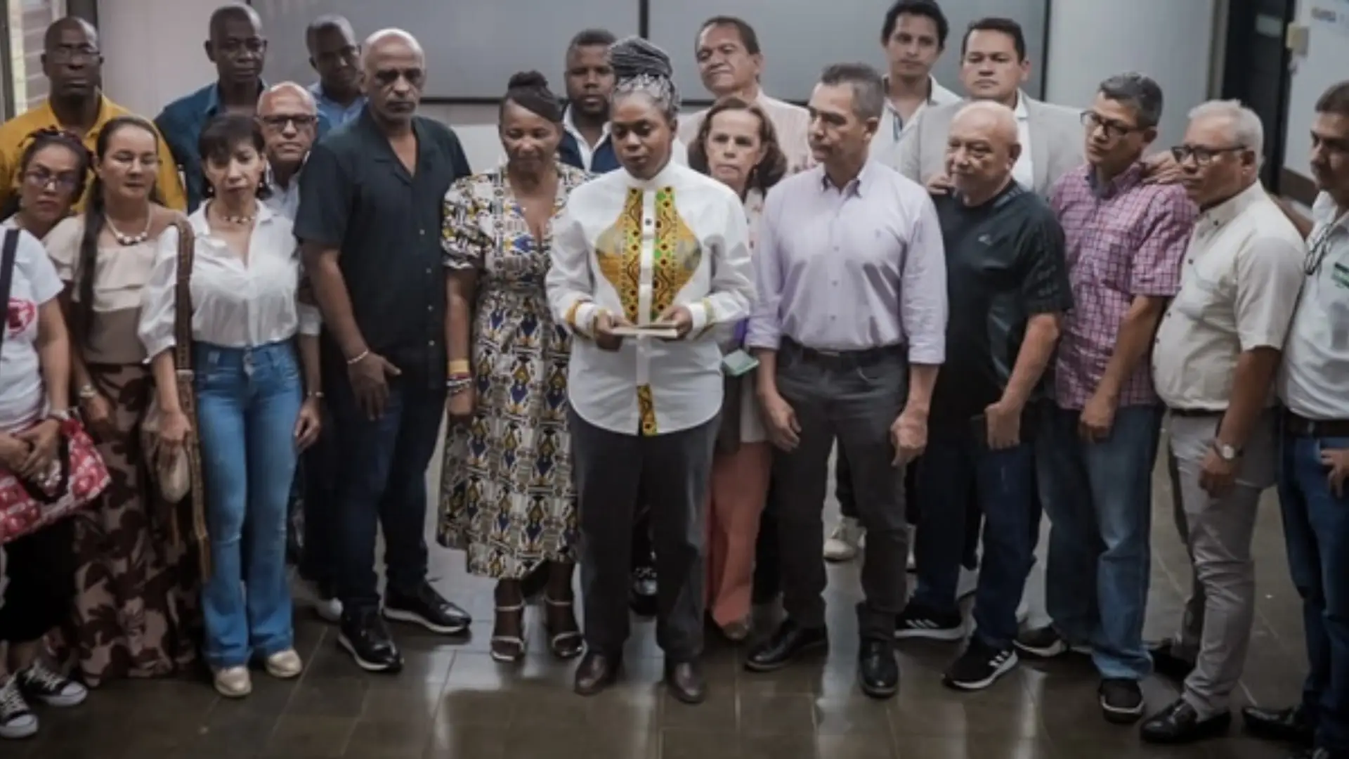 Profesores de Cali aseguran no recibir primas territoriales por parte del Gobierno.