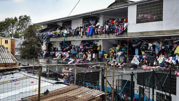 La Rioja, la “bomba de tiempo” en la que viven hacinados miles de indígenas en Bogotá