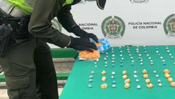 Capturan en flagrancia a policía que facilitaría el ingreso de droga a reclusos en Jamundí Capturan en flagrancia a policía que facilitaría el ingreso de droga a reclusos en Jamundí