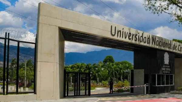 Rector de la Universidad Nacional extendió el calendario académico para salvar el semestre