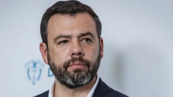 A los padres los mataron y a los hijos los quieren callar: Colombia revive su historia más oscura