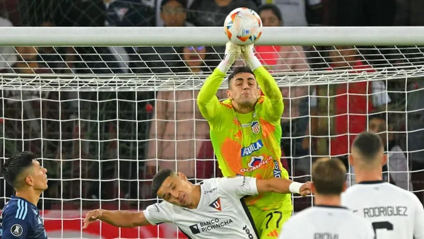 Santiago Mele, convocado por Uruguay: ¿Se pierde un hipotética final con Junior? Santiago Mele, convocado por Uruguay: ¿Se pierde un hipotética final con Junior?