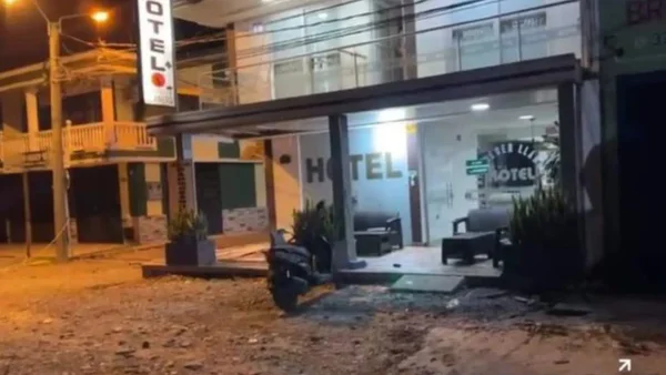 En video: así quedó el hotel de uno de los atentados explosivos simultáneos en Acacías, Meta