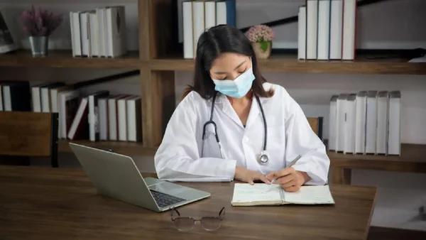 Obesidad y sedentarismo aumentan riesgo de cáncer de mama en mujeres jóvenes