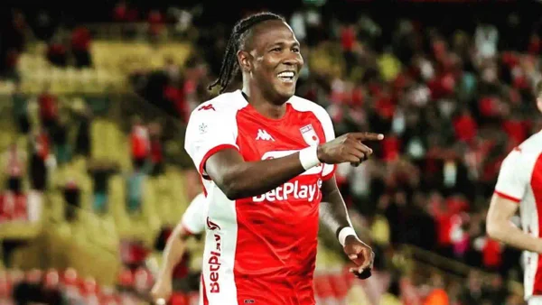 Hugo Rodallega habría definido su futuro: ¿Se va o se queda en Santa Fe?