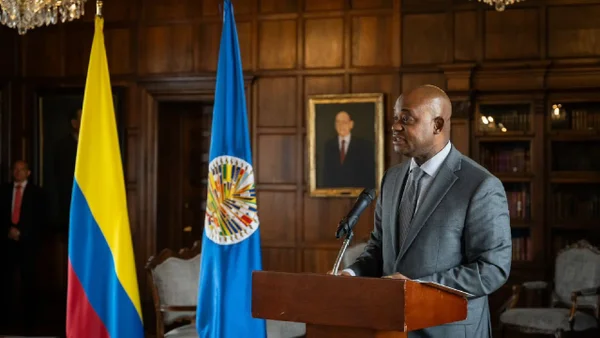 "El Gobierno no promueve la vinculación de colombianos a las tropas de Ucrania": minexterior