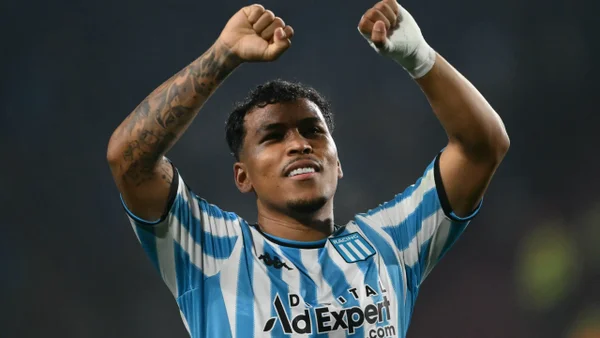 ¿Roger Martínez al Junior? Las exigencias del delantero para vestir la camiseta del club tiburón