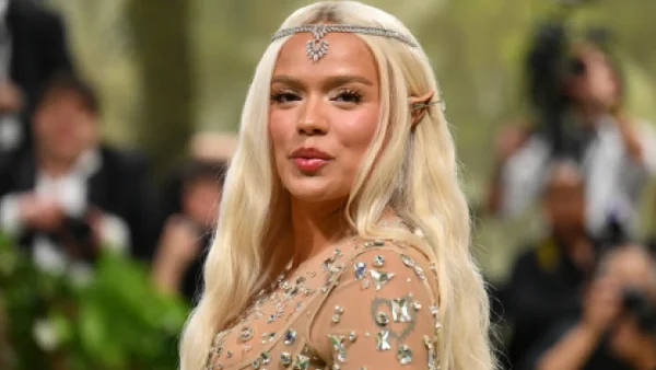 ¡Orgullo colombiano! Karol G recibió el premio Mujer del Año por Billboard