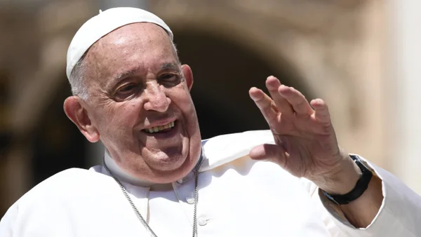 Papa Francisco vuelve a recibir críticas por comentario sobre personas homosexuales
