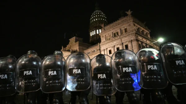 Senado argentino aprobó Ley Bases de Javier Milei en medio de una jornada con protestas
