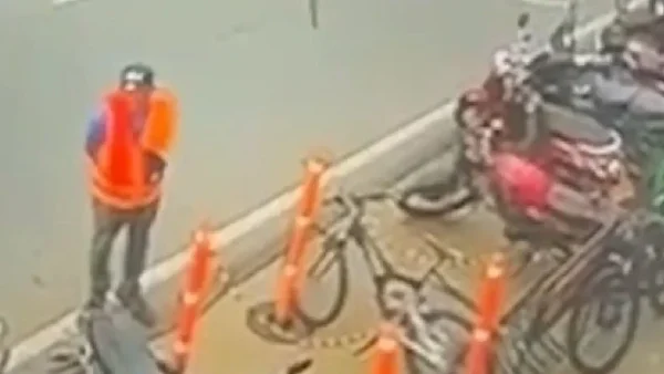 "Para mí es complicado, mi papá tiene un problema en su pierna": hijo del cuidador de las motos en Jamundí "Para mí es complicado, mi papá tiene un problema en su pierna": hijo del cuidador de las motos en Jamundí