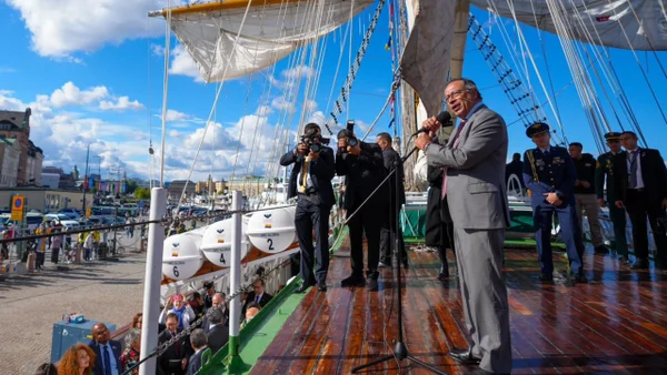 El encuentro del presidente Petro con la tripulación del Gloria y el equipo de Noticias RCN El encuentro del presidente Petro con la tripulación del Gloria y el equipo de Noticias RCN
