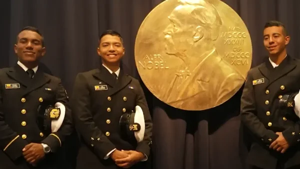 El cadete Alegría fue el protagonista de un recorrido por el museo del Premio Nobel en Suecia El cadete Alegría fue el protagonista de un recorrido por el museo del Premio Nobel en Suecia