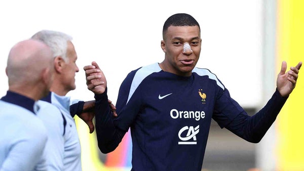 Kylian Mbappé entregó un parte de tranquilidad a todos los franceses tras su fractura nasal Kylian Mbappé entregó un parte de tranquilidad a todos los franceses tras su fractura nasal
