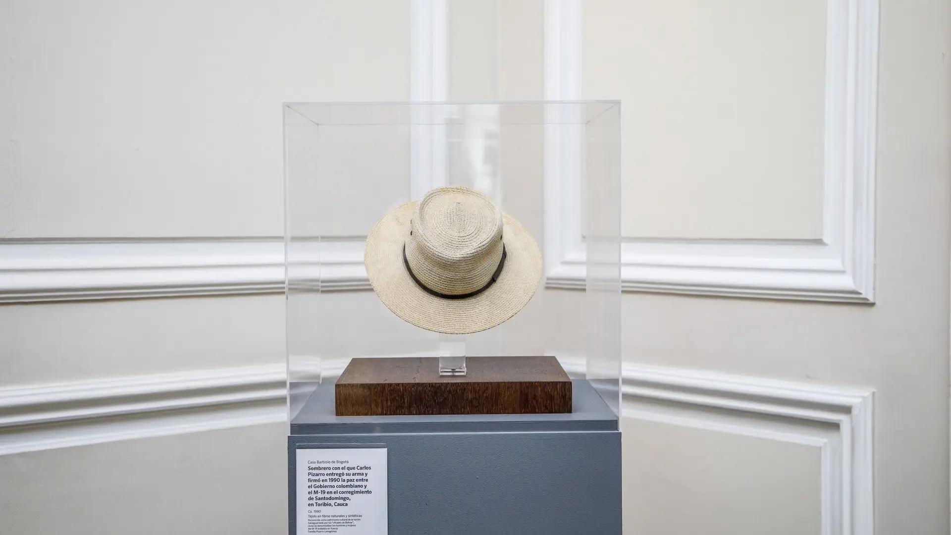 Sombrero de Carlos Pizarro.