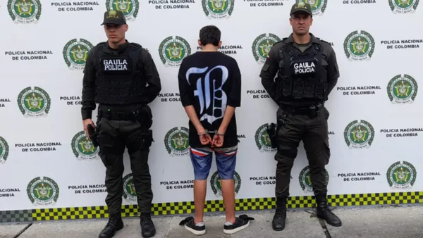 Un menor y un sujeto de 19 años cayeron cuando cobraban una extorsión de $30 millones en Tuluá