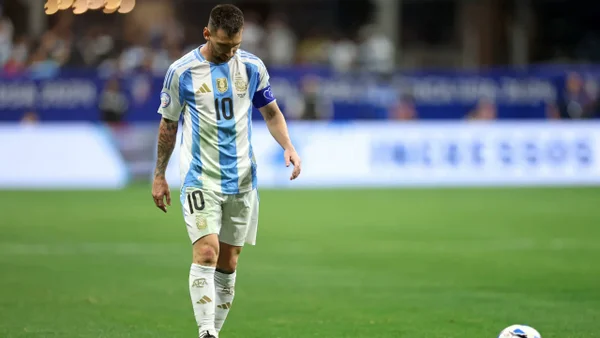 VIDEO: Messi falla penalti ante Ecuador, pero Argentina avanza a semifinales