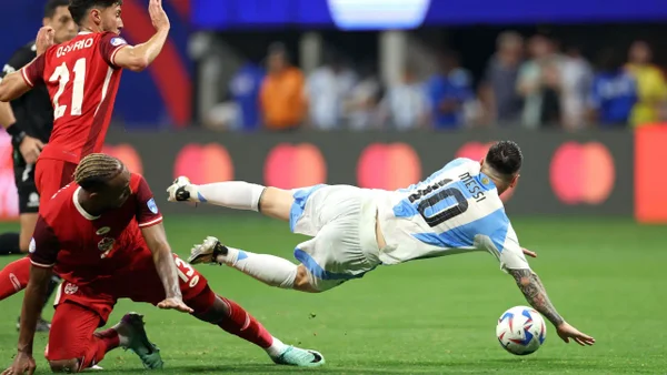 Conmebol condena actos racistas en el Canadá vs. Argentina: ¡Indignación en Copa América!