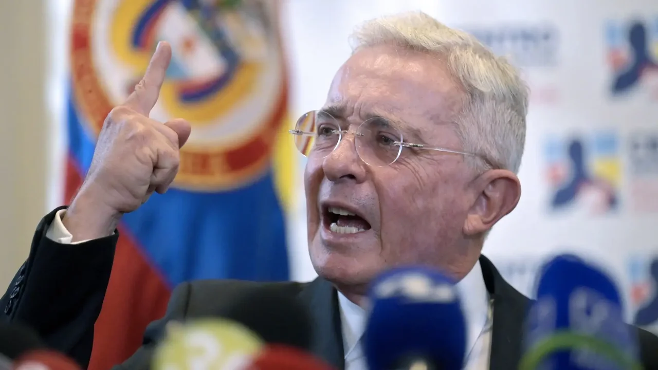 Cover image for Álvaro Uribe hace un llamado a la unidad y confirma la salida de Miguel Uribe Londoño