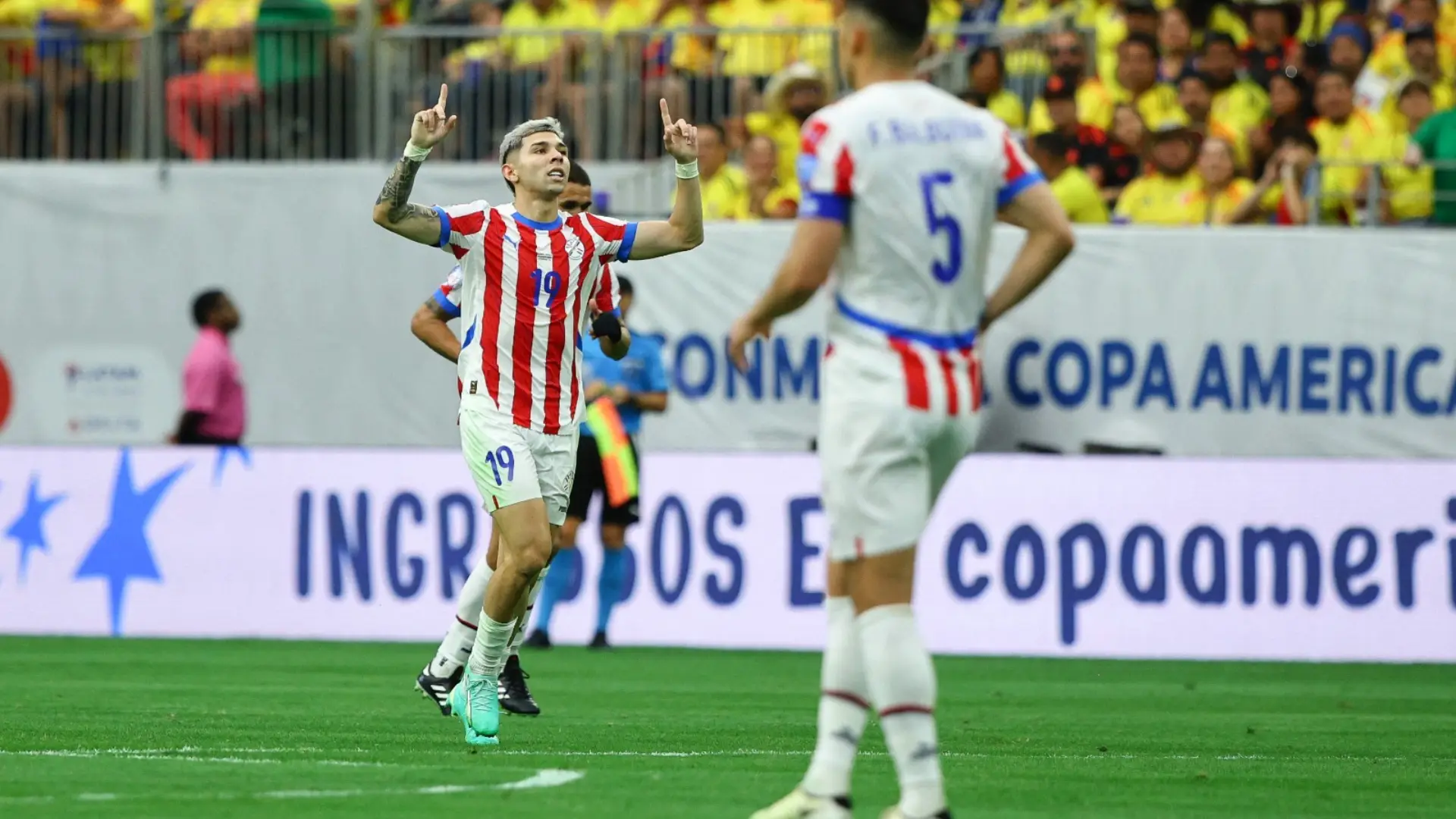 Gol de Paraguay ante Colombia en Copa América.