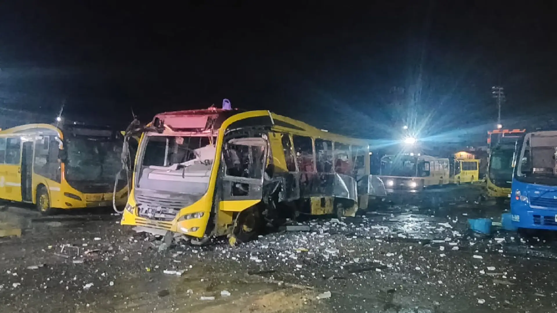 Bus explotado en Bosa.