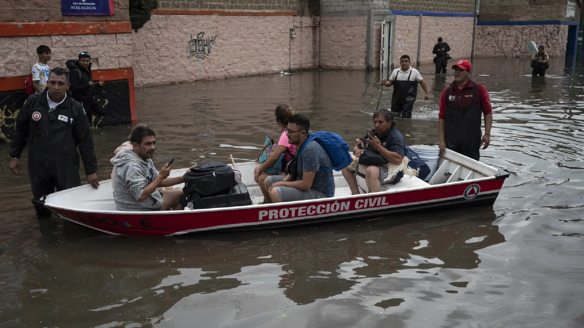 cientos-de-personas-tuvieron-que-evacuar-sus-casas-por-inundaciones-en-el-centro-de-mexico