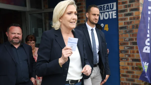 Extrema derecha ganó primera vuelta de elecciones parlamentarias en Francia