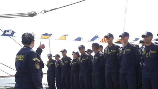 El Buque Gloria celebró el aniversario 89 de la Escuela Naval Almirante Padilla
