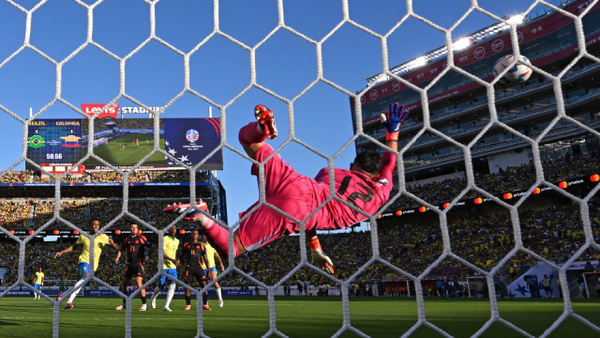 Camilo Vargas, el ángel de la Selección Colombia: video de su atajada agónica vs. Brasil
