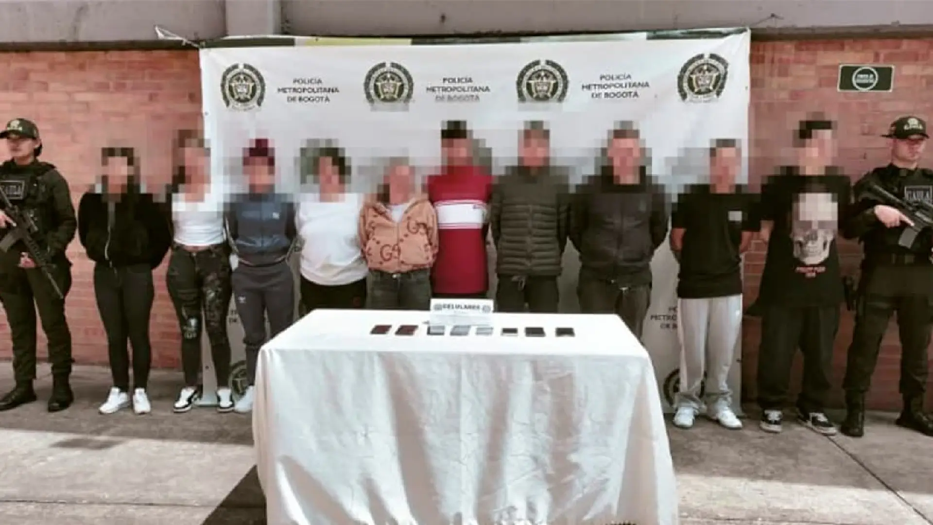 Ellos son 'Los Sombras'