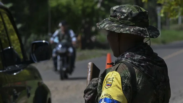 Los videos con los que las disidencias de las Farc reclutan menores de edad por redes sociales