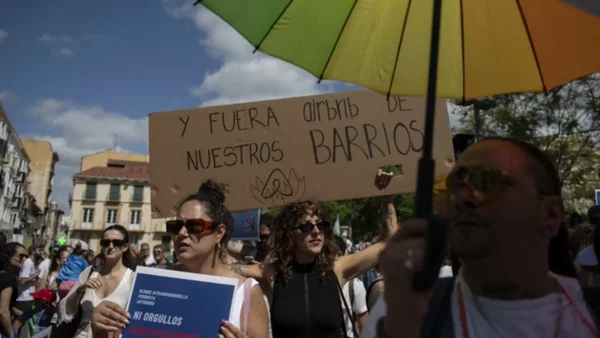 España busca erradicar el turismo masivo: estas son las 13 propuestas que podrían afectar su viaje