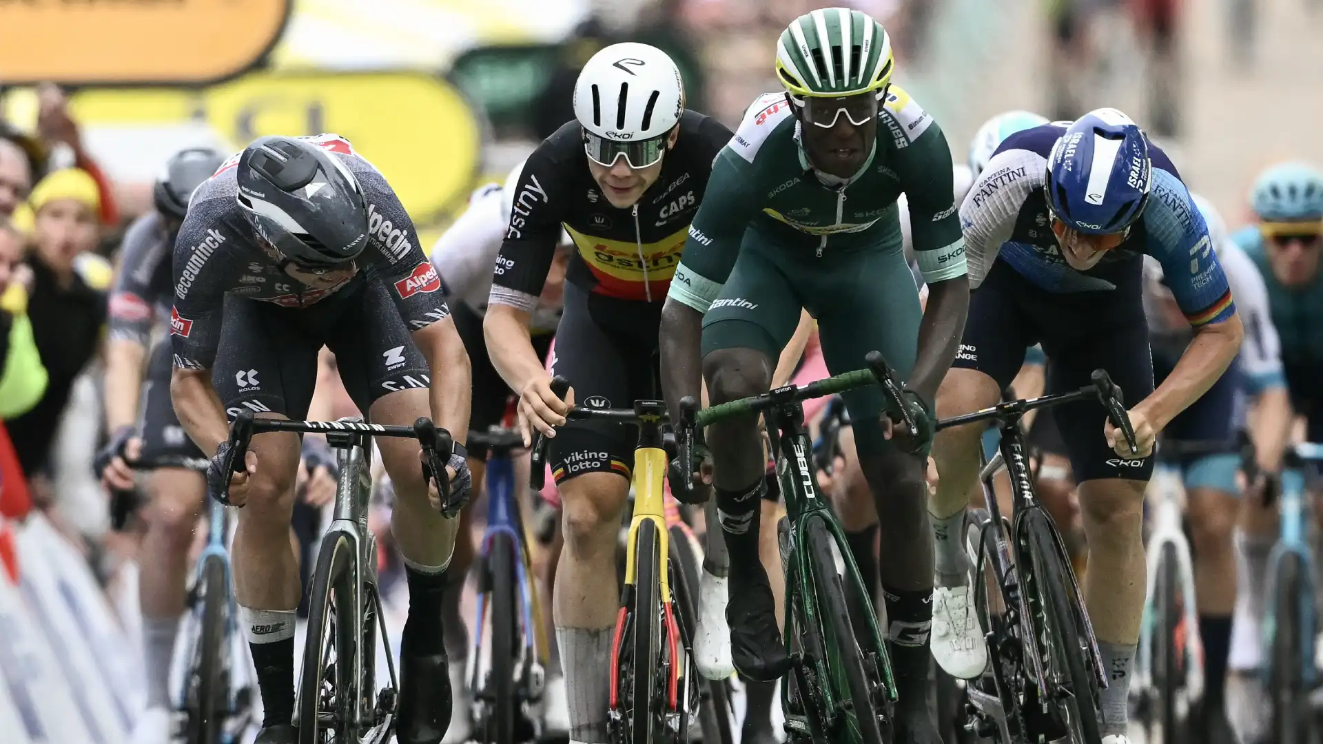 Jasper Philipsen, ganador de la etapa 10