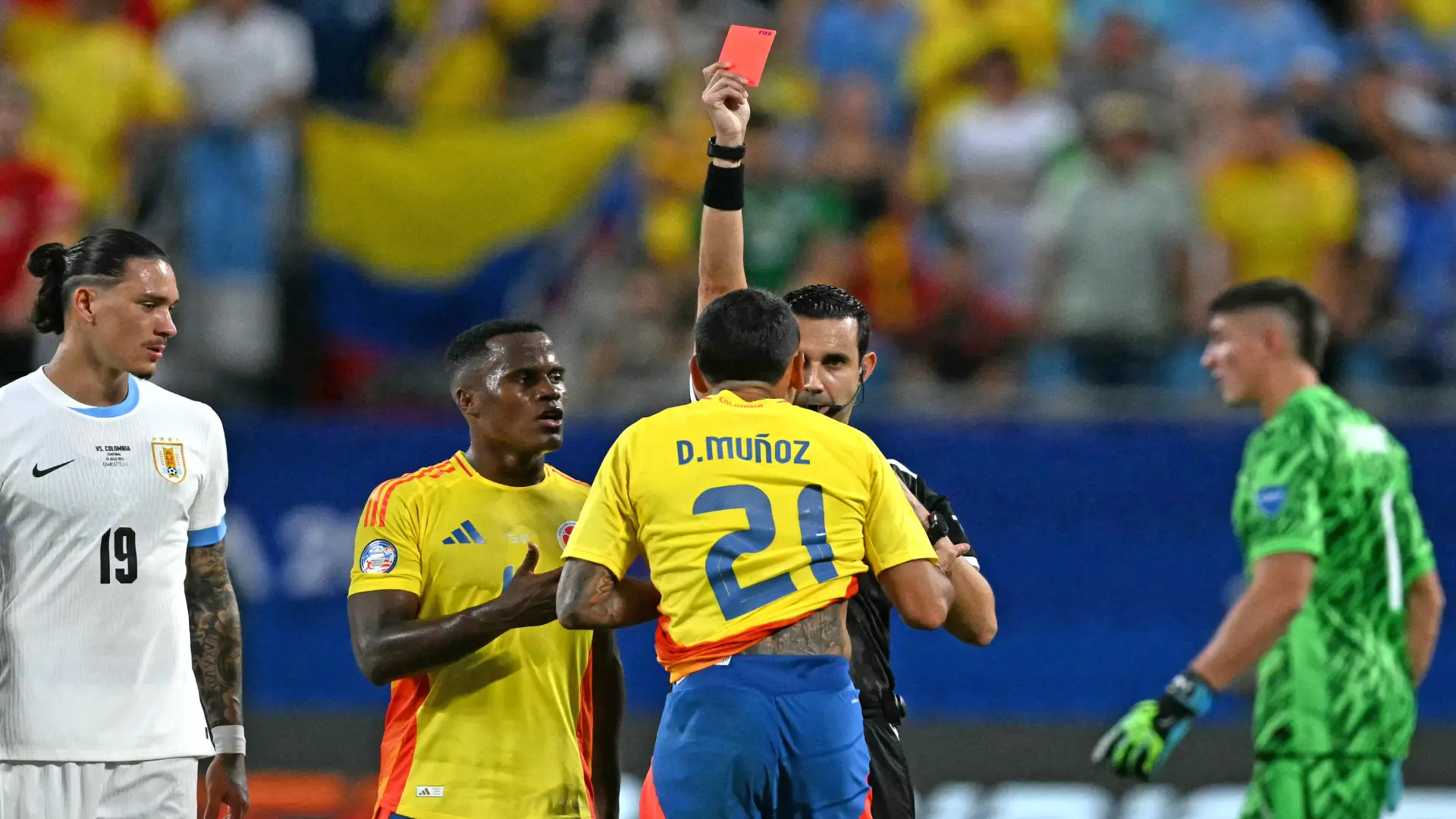 https://imagenes.noticiasrcn.com/cms/2024/07/10195531/daniel-munoz-tarjeta-roja-contra-uruguay-copa-america.webp