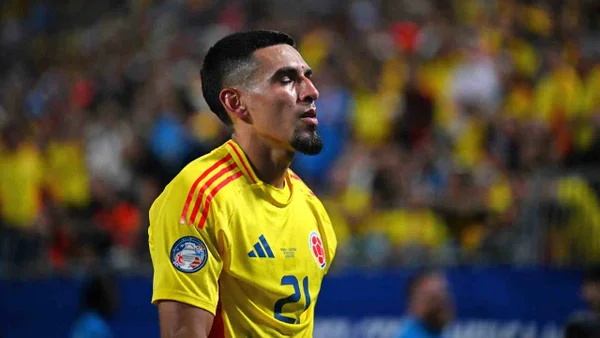 Daniel Muñoz, destrozado tras la expulsión contra Uruguay: “Hoy tengo mi corazón partido en dos” Daniel Muñoz, destrozado tras la expulsión contra Uruguay: “Hoy tengo mi corazón partido en dos”