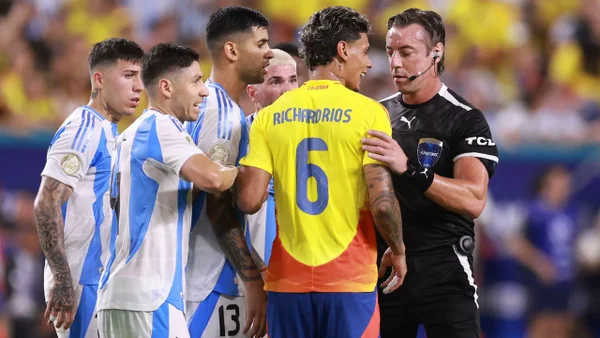 Las dos polémicas arbitrales que perjudicaron a Colombia en la final de la Copa América