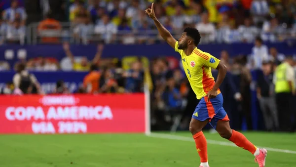 Miguel Borja apuntó contra el arbitraje tras derrota de Colombia: "Se inclina la balanza"