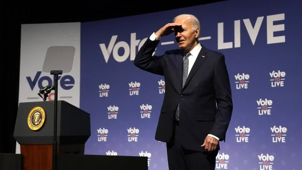 Joe Biden niega rumores de abandono y se mantiene en pie en la carrera electoral