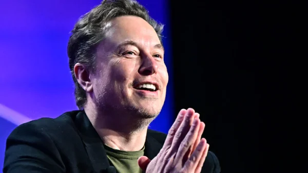 Elon Musk abrió vacantes para trabajar desde cualquier parte del mundo en casa: estos son los salarios
