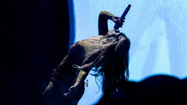 VIDEO: Amaia Montero se subió al escenario de Karol G en medio de su concierto en Madrid VIDEO: Amaia Montero se subió al escenario de Karol G en medio de su concierto en Madrid