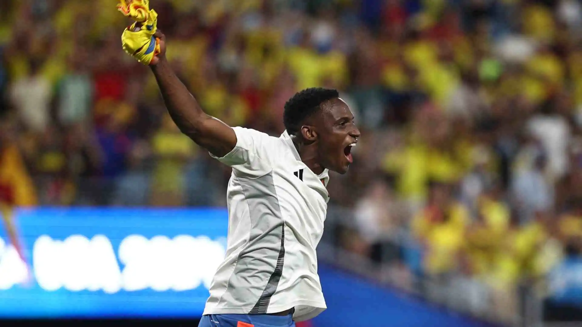 Jhon Janer Lucumi en carpeta de un grande del fútbol italiano