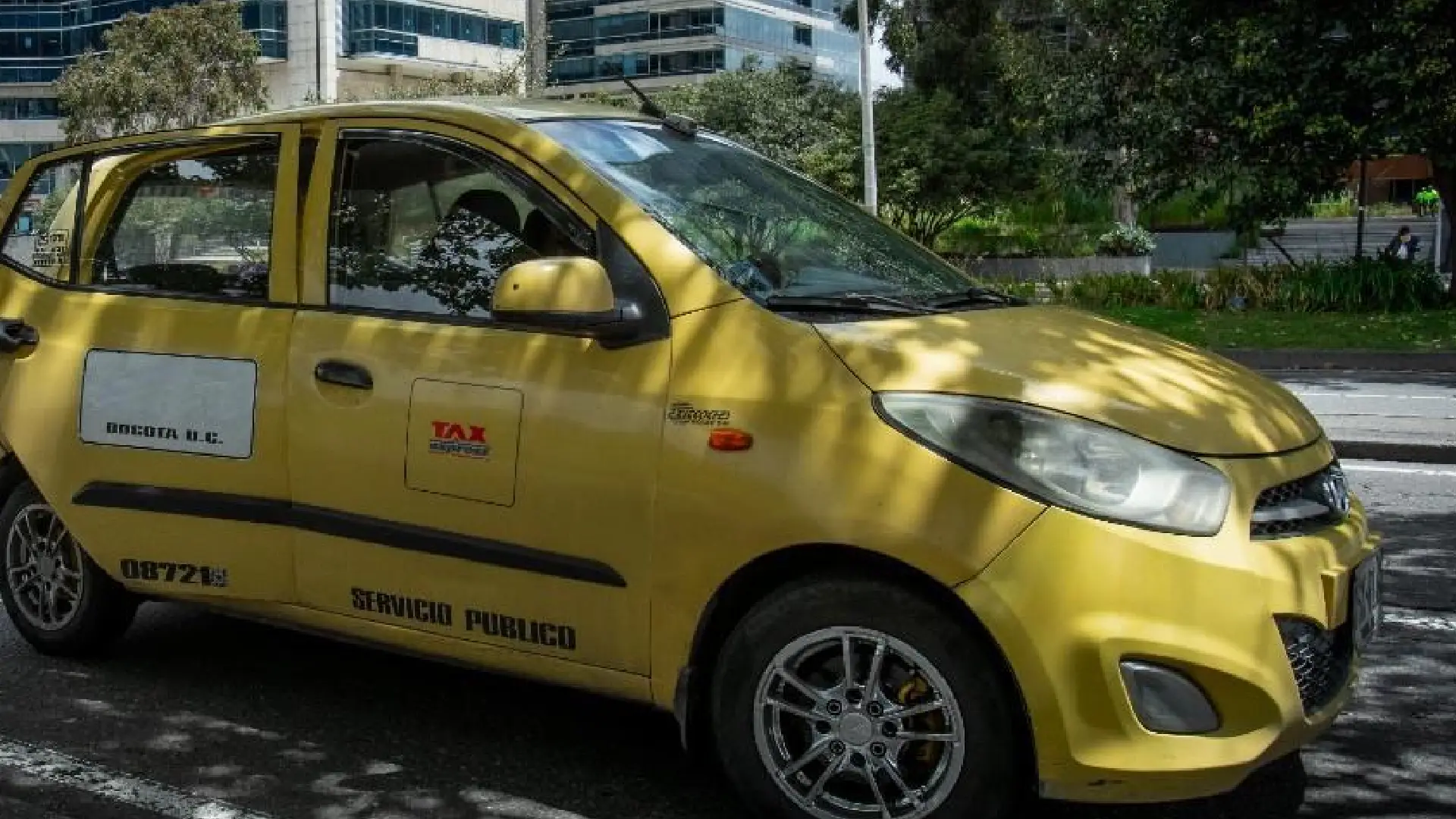 Taxista agredió a conductora